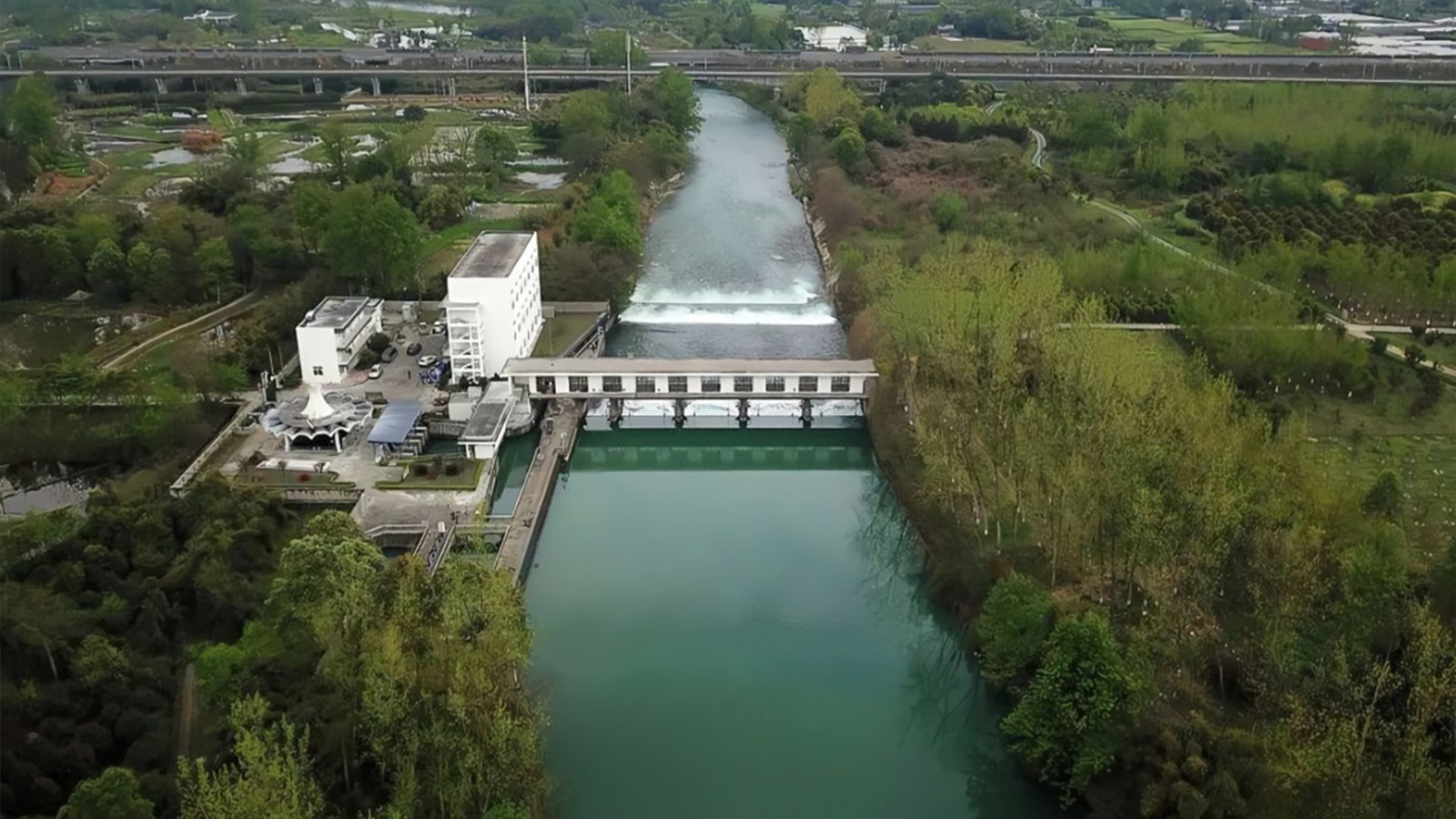 多功能水泵控制閥：集閘閥、逆止閥與水錘消除器于一體的創(chuàng)新閥門